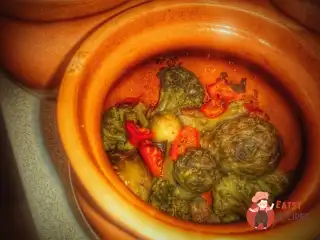 Пісна яловичина у горщиках з овочами