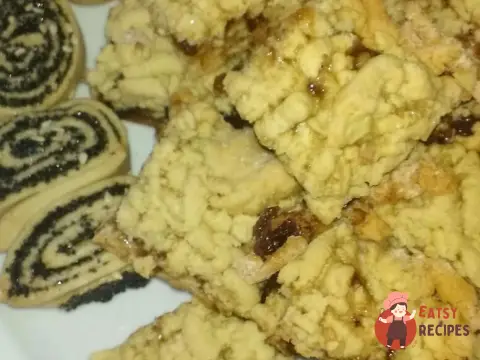 Маковий рулет із листкового тіста
