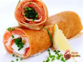 Рулетики з лососем