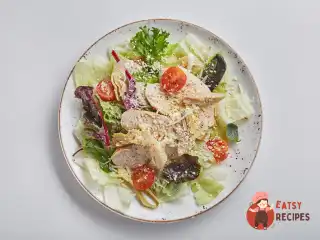 Салат з курчам та артишоком