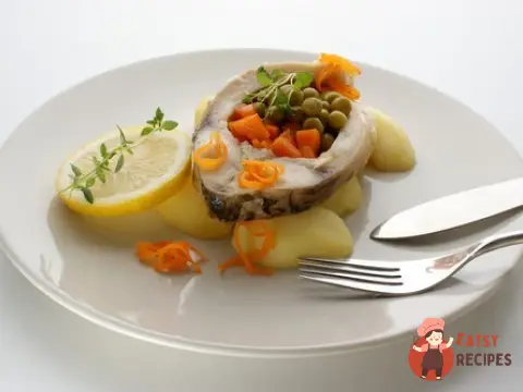 Короп, запечений з морквою