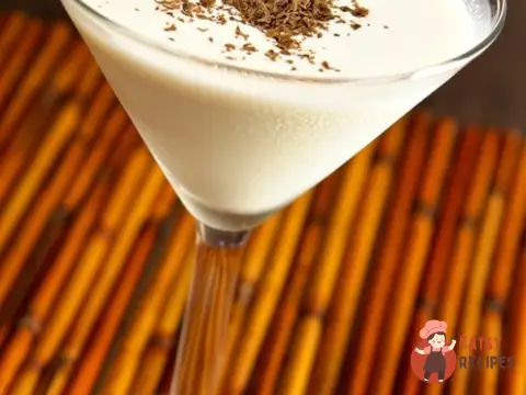 Коктейль із джину та лікеру Creme de Cacao
