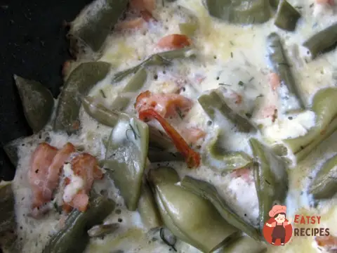 Омлет з овочами та рибою