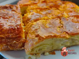 Рулет із цибулею, сиром і яйцем