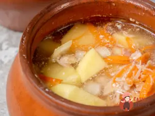 Крок 10: Картопля зі свининою в горщиках