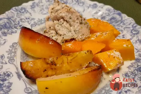Курячий філе, тушкований гарбузом і айза