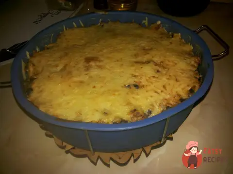 Запіканка з макаронів та курячих сердець