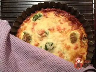 Кіш з фореллю та броколі