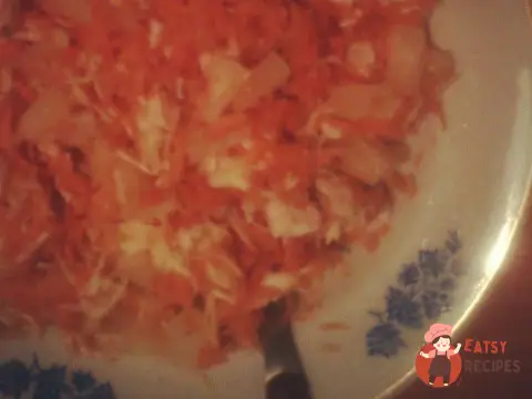 Дієтичний салат з куркою та ананасами