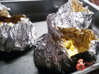 М'ясо у фользі з овочами