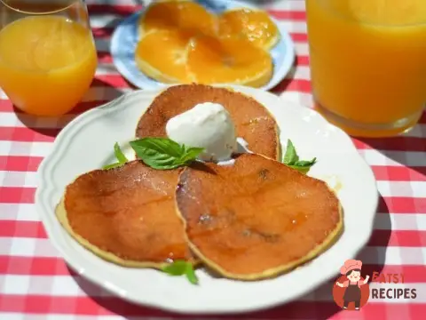 Сирні млинці з родзинками