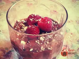 Шоколадний мус з мигдалем