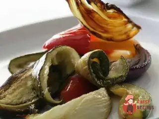 Теплий салат із запечених овочів