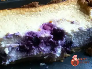 «Неправильний» чізкейк із чорницею