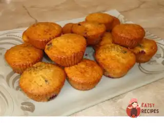 Швидкі соковиті мафіни з вишнею