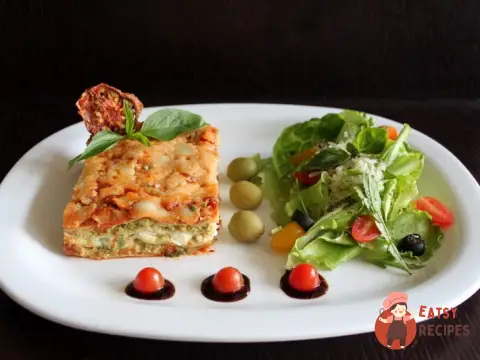 Лазання з куркою, рикоттою та соусом песто