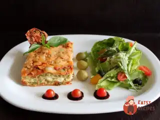 Лазання з куркою, рикоттою та соусом песто