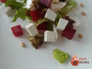 Салат з сирним сиром і буряком