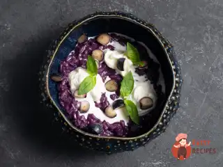 Чорничне різото зі страчателою