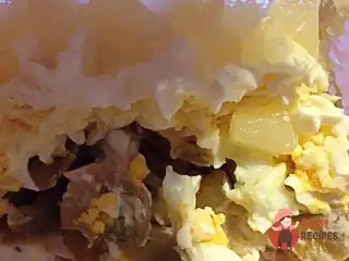 Салат з ананасом та куркою