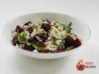 Салат з печеним буряком та фетою