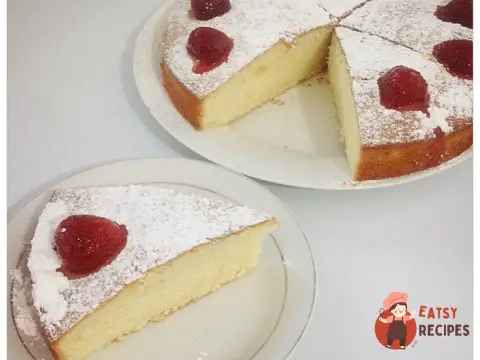 Сметанний пиріг з малиною