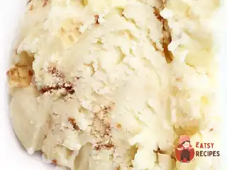 Морозиво в білий шоколад і цукерки KitKat