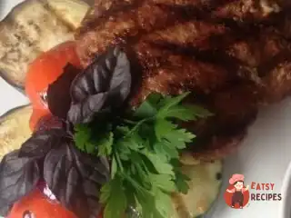 Біфштекс на вугіллі з овочами гриль