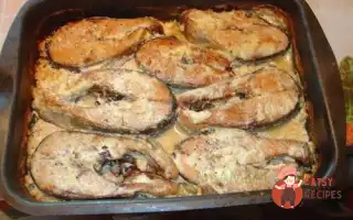 Сьомга Запечена У Вершках Та Сирі З Соусом