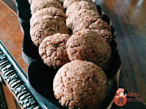 Марокканське печиво гхуріба з кунжутом.