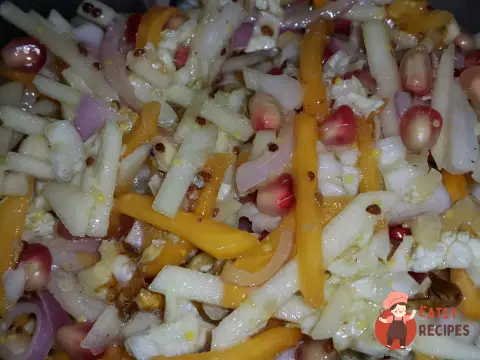 Салат із хурми з яблуками