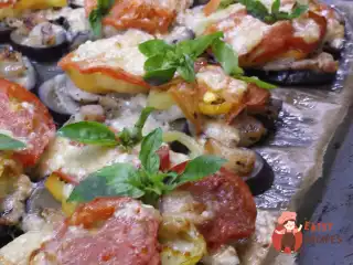 Свинина з баклажанами та перцями