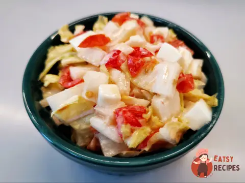 Салат із китайською капустою з яйцем