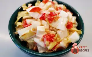 Салат із китайською капустою з яйцем