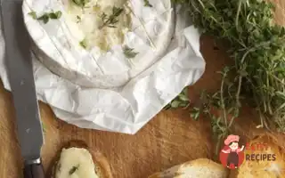 Печений Камамбер Із Чебрецем, Часником Та Часниковим Хлібом