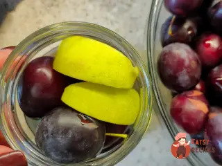 Крок 11: Мариновані сливи з яблуками на зиму