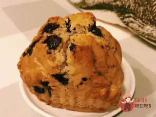 Маффіни зі шматочками шоколаду в медовому сиропі