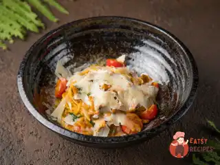 Спагетті з лисичками та овочевим соусом