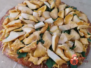 Крок 11: Кето-піца з лисичками