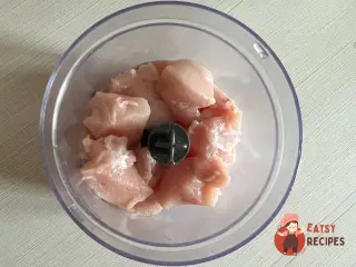Крок 1: Курячі котлети в аерогрилі