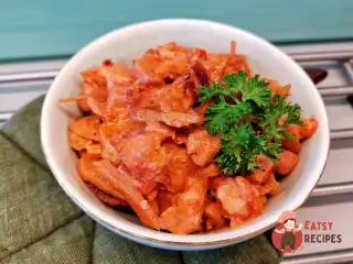 Солянка з куркою та беконом