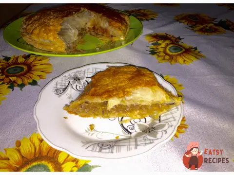 Листковий пиріг з капустою та грибами