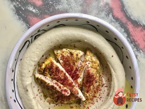 Хумус з куркою