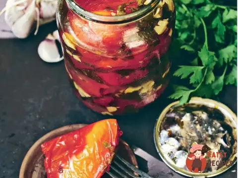 Маринований червоний перець