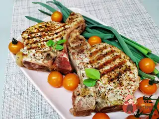 Свиняча корейка з гострими спеціями