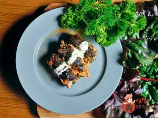 Голубці в ніжному листі мангольду