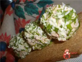 Сирні кульки з оливками та мигдалем