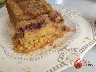 Кекс зі сливою та волоським горіхом