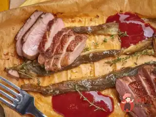 Качина грудка з малиною