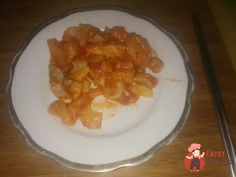 Кисло-солодка свинина з ананасами